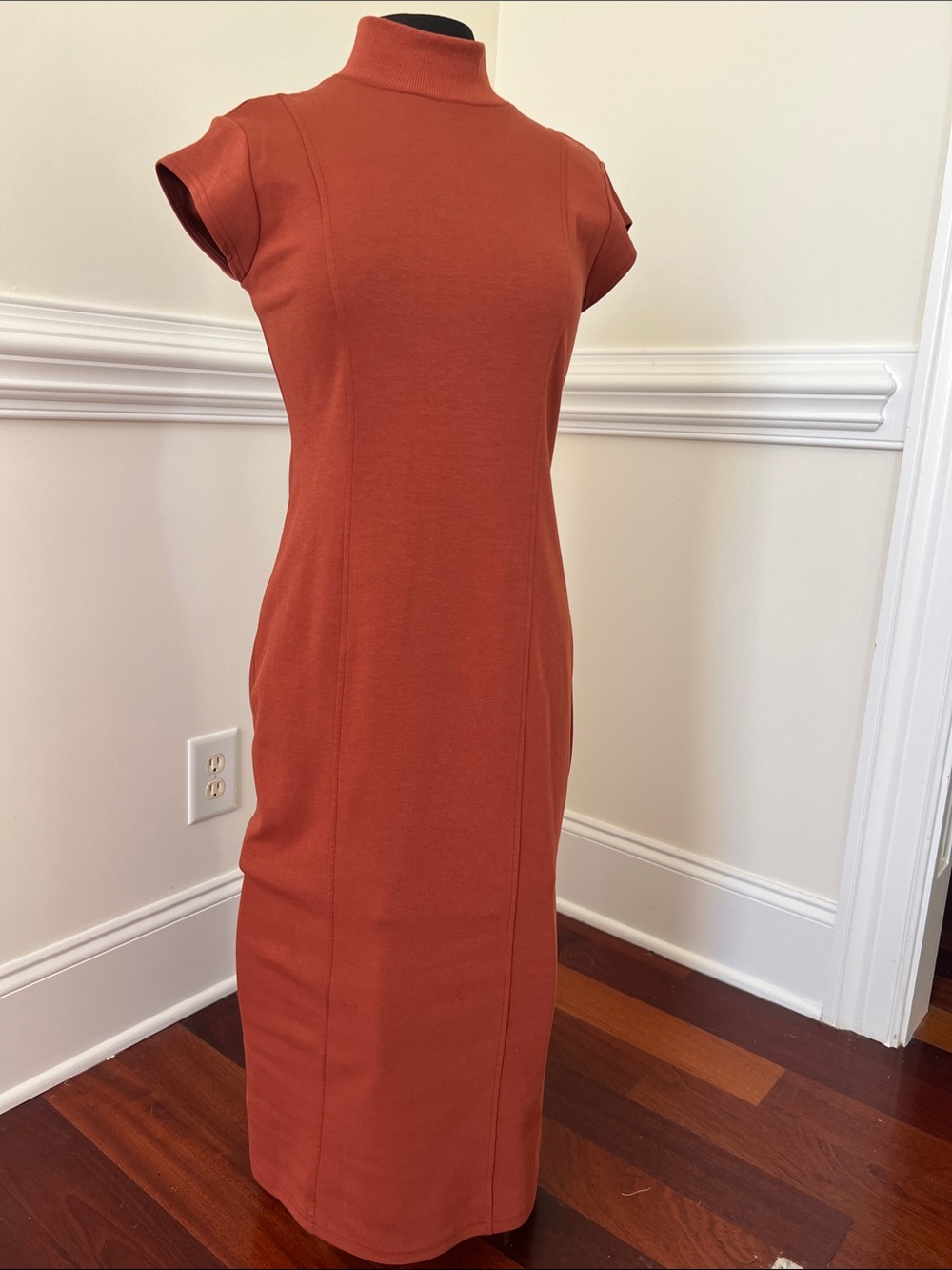 entro Rust Turtleneck Cap-Sleeve Midi Dress